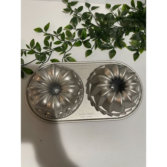 Nordic Ware Bundt Duet Pan 5-Cup Nonstick Cast Aluminum Bakeware - Picture 6 of 7
